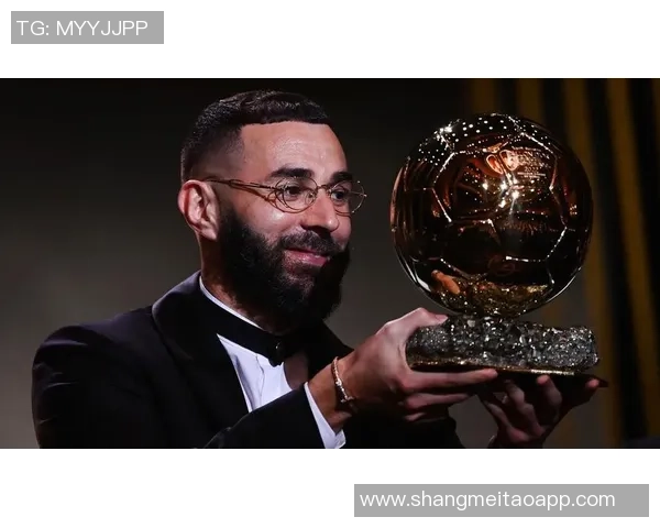 英国近代足球明星的辉煌成就与传奇故事全景回顾 英国近代足球明星的辉煌成就与传奇故事全景回顾